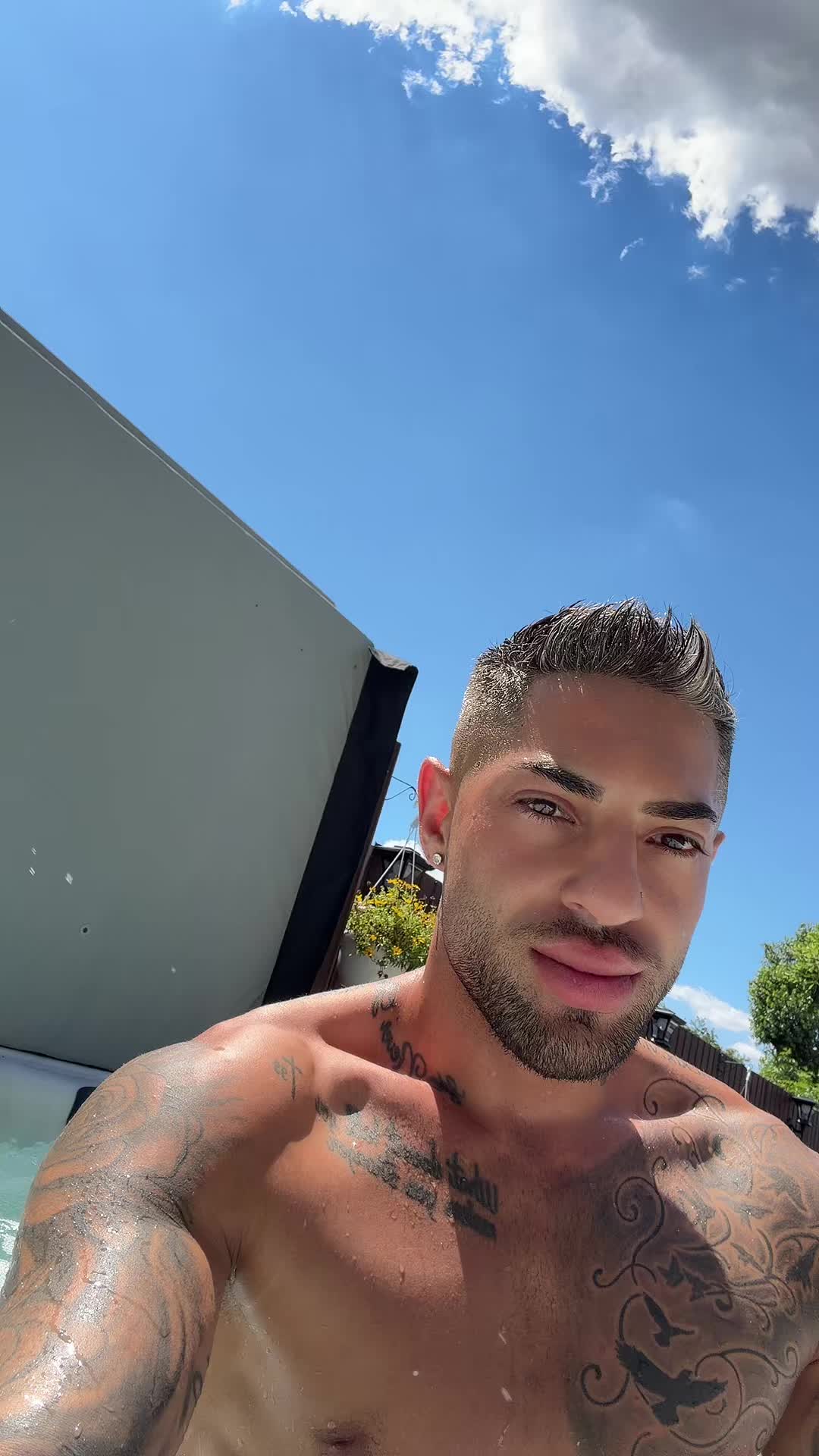 @Gu$zt&acirc;v_Official