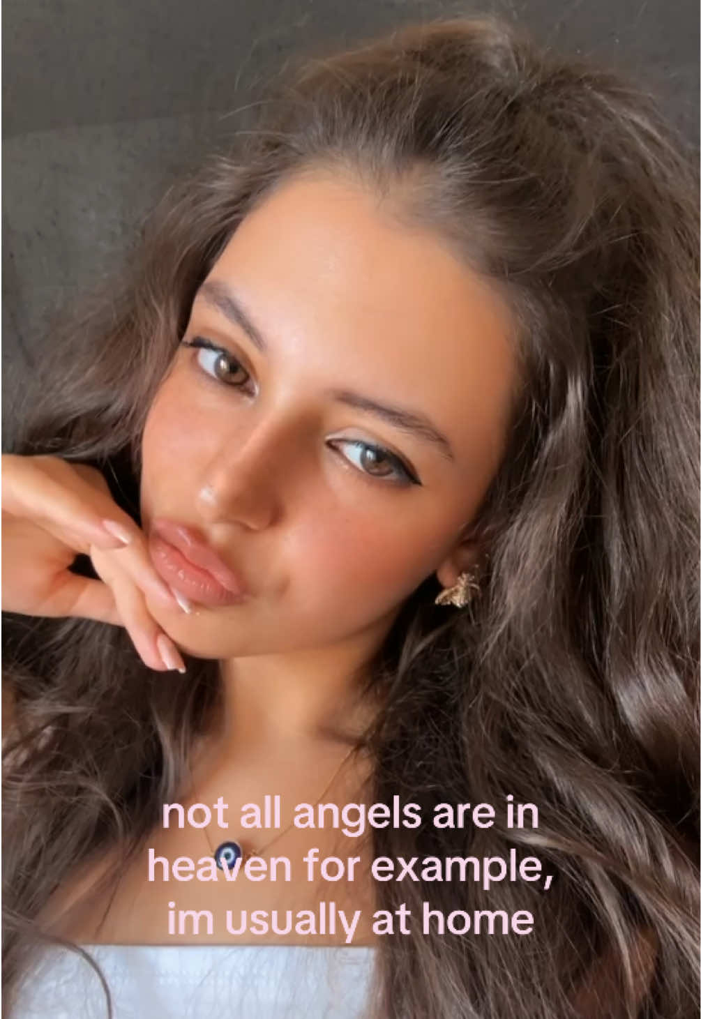 @Brunette bombshell