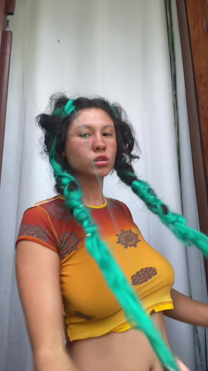 @versinimarie