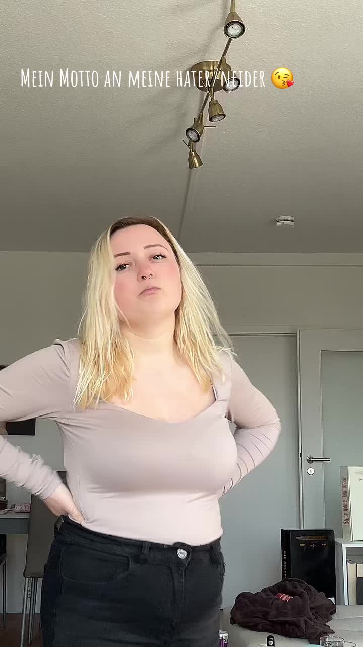 @Julie🌹
