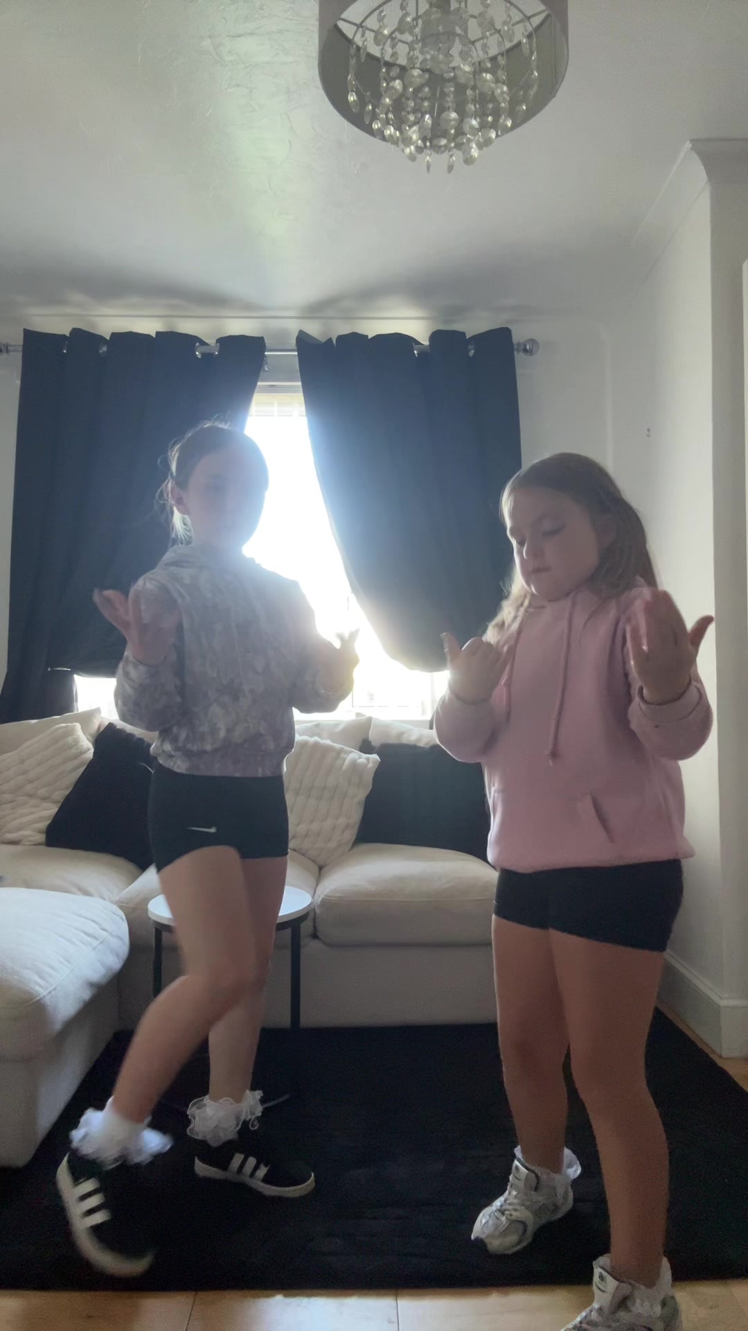 @&bull;maisie🦄🤍