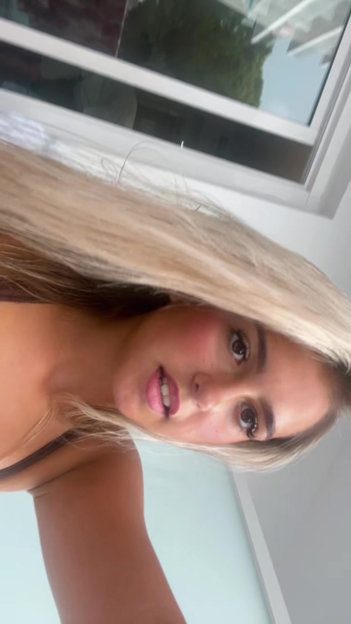 @Bella