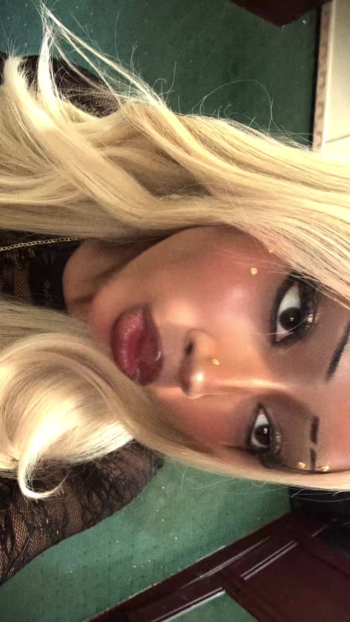 @𝐧𝐚𝐧𝐚