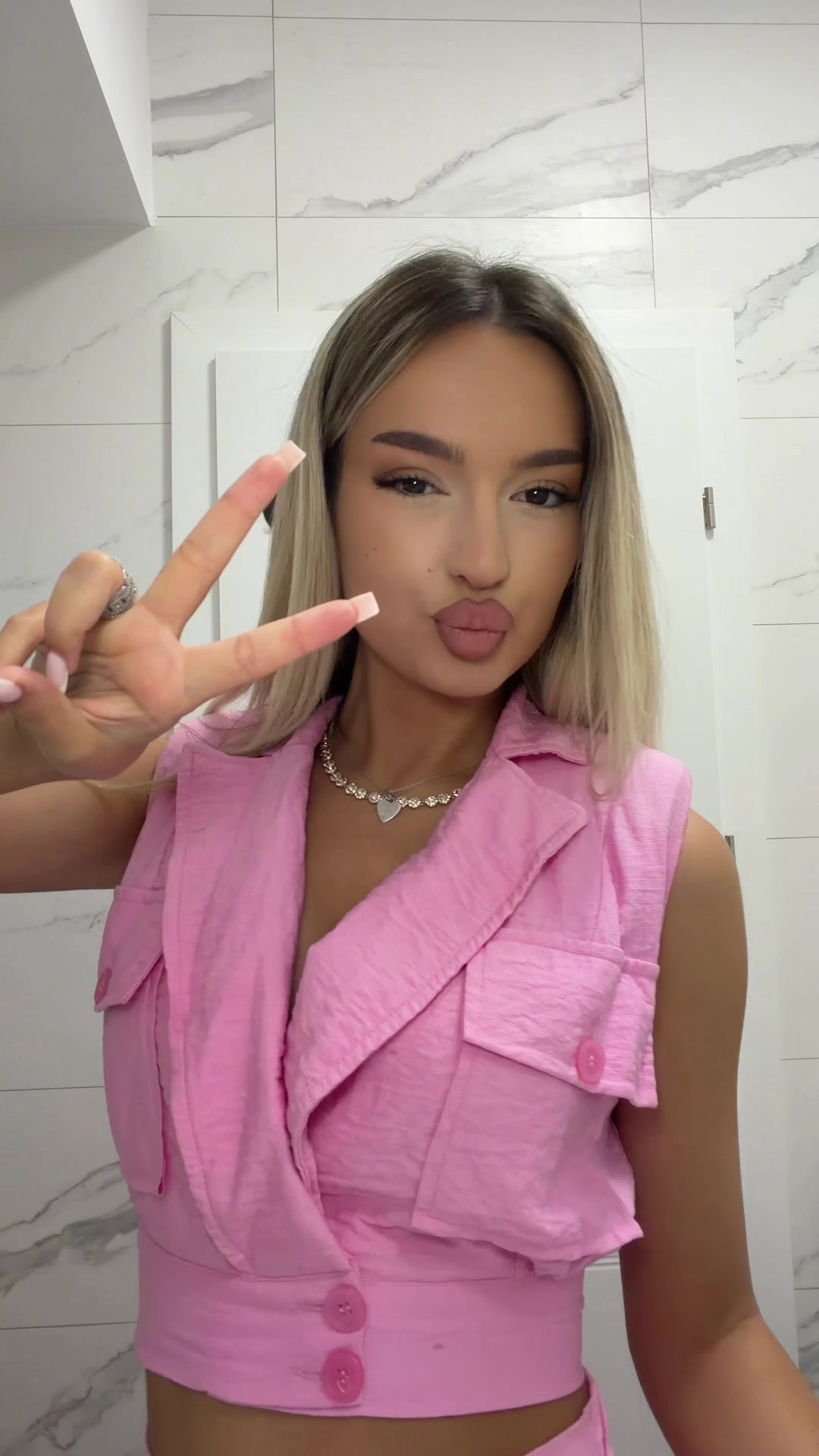 @Naomi💛