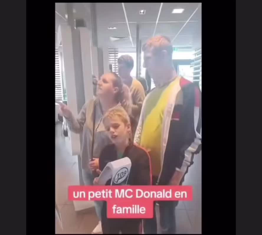 @mouchedecombat