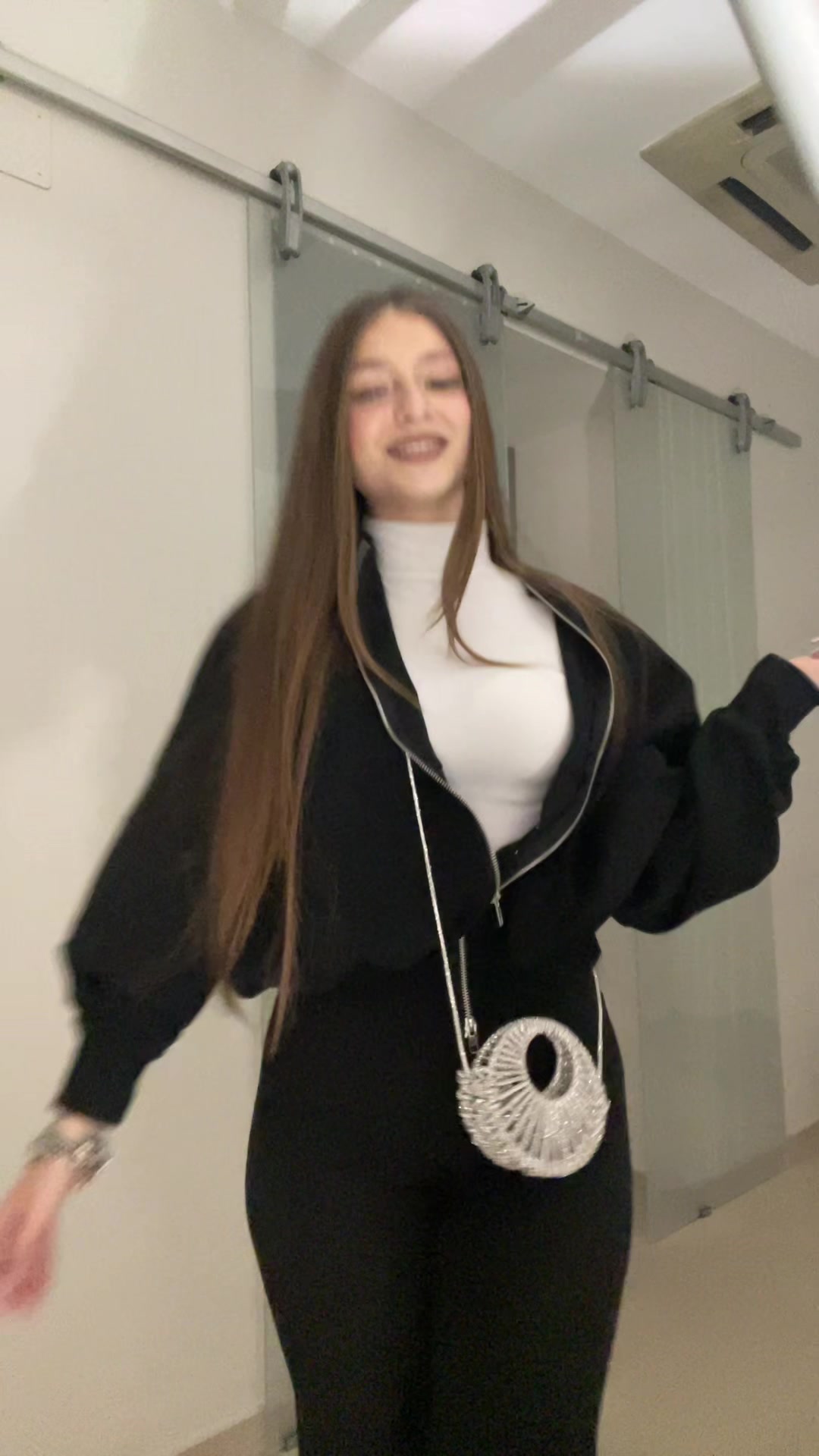 @𝟐𝟐