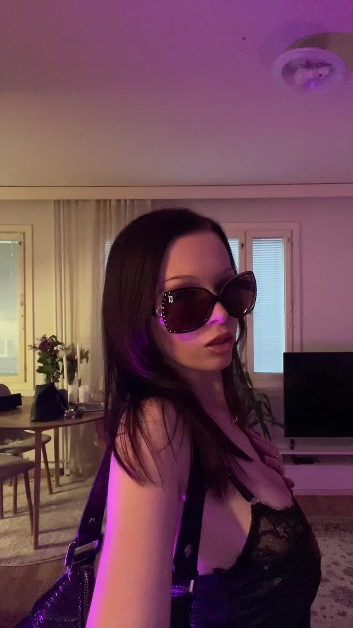 @Ella