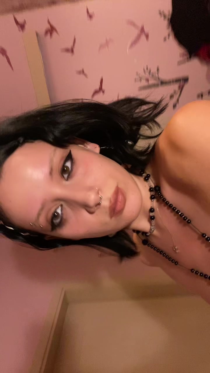 @argyrenia_