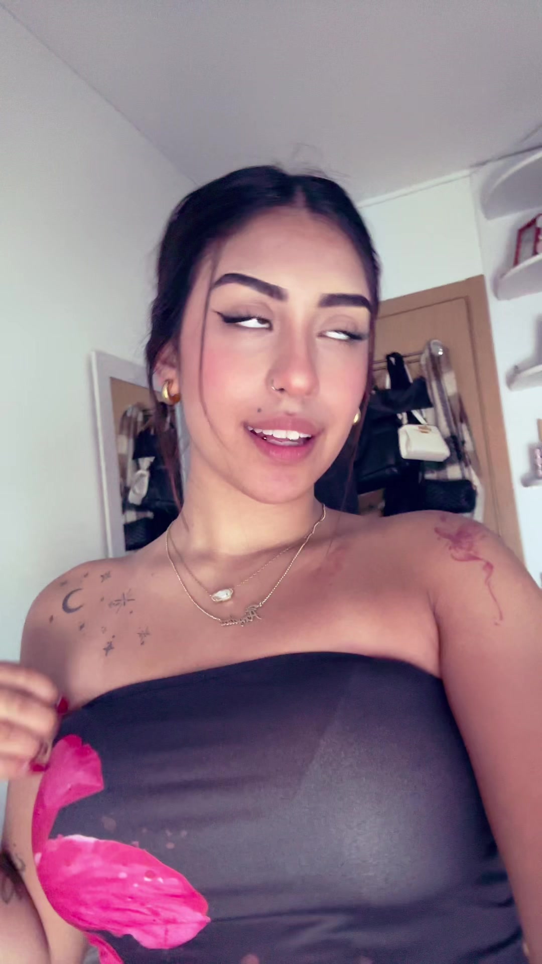 @laanyiyi ✨