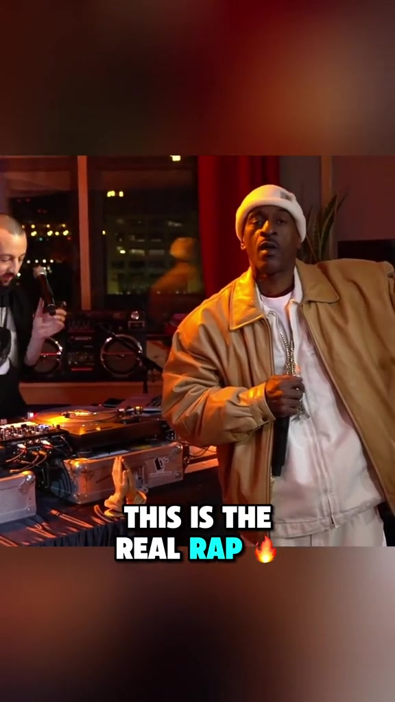 @Hyena Chase Entertai