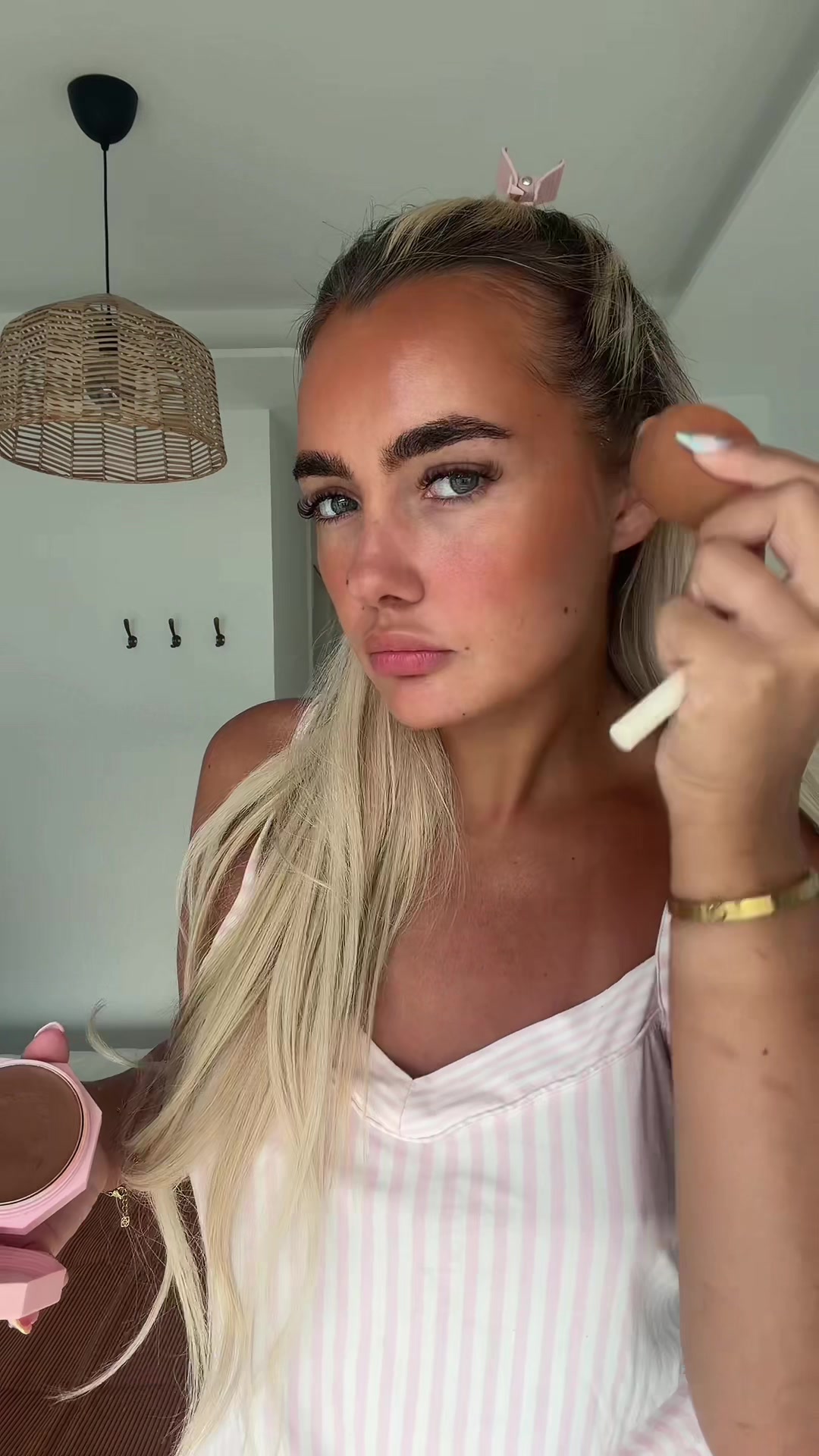 @chlo.snelson