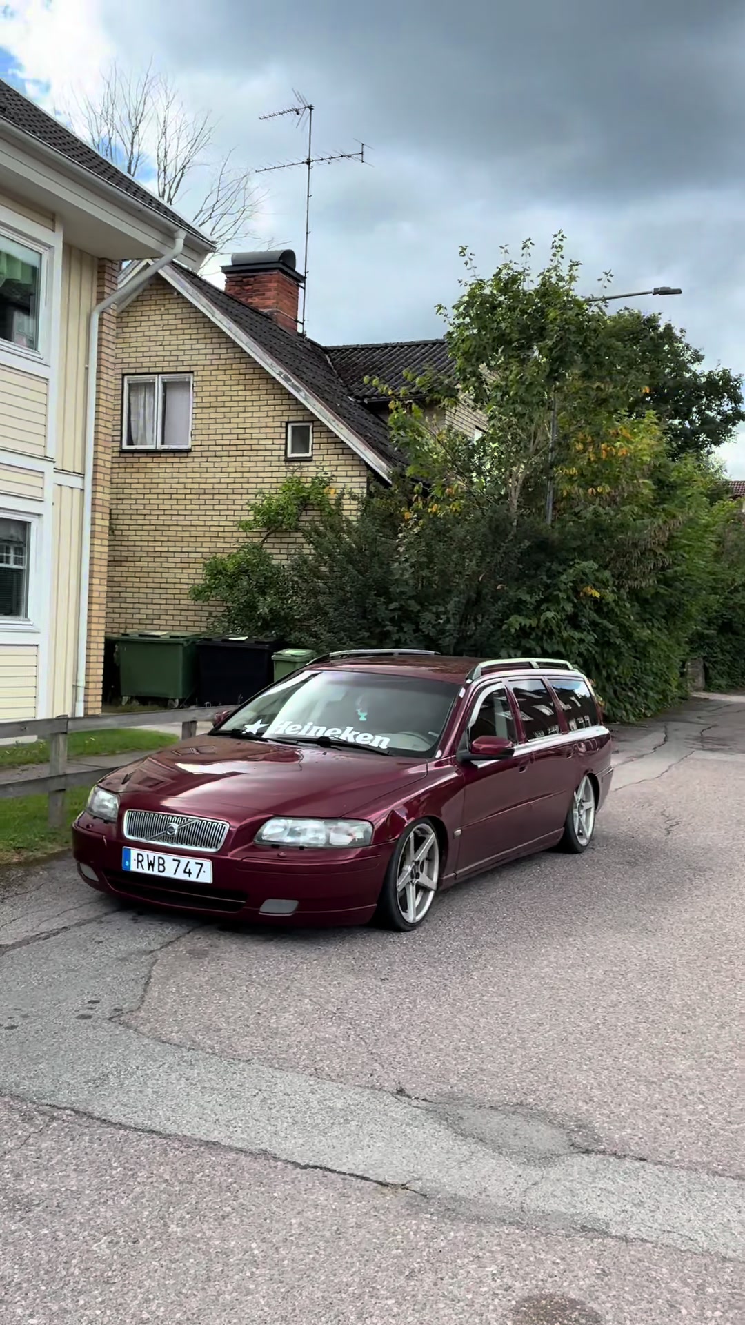 @𝙻𝚒𝚗𝚞𝚣
