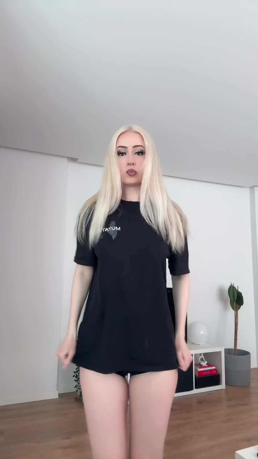 @Alīna