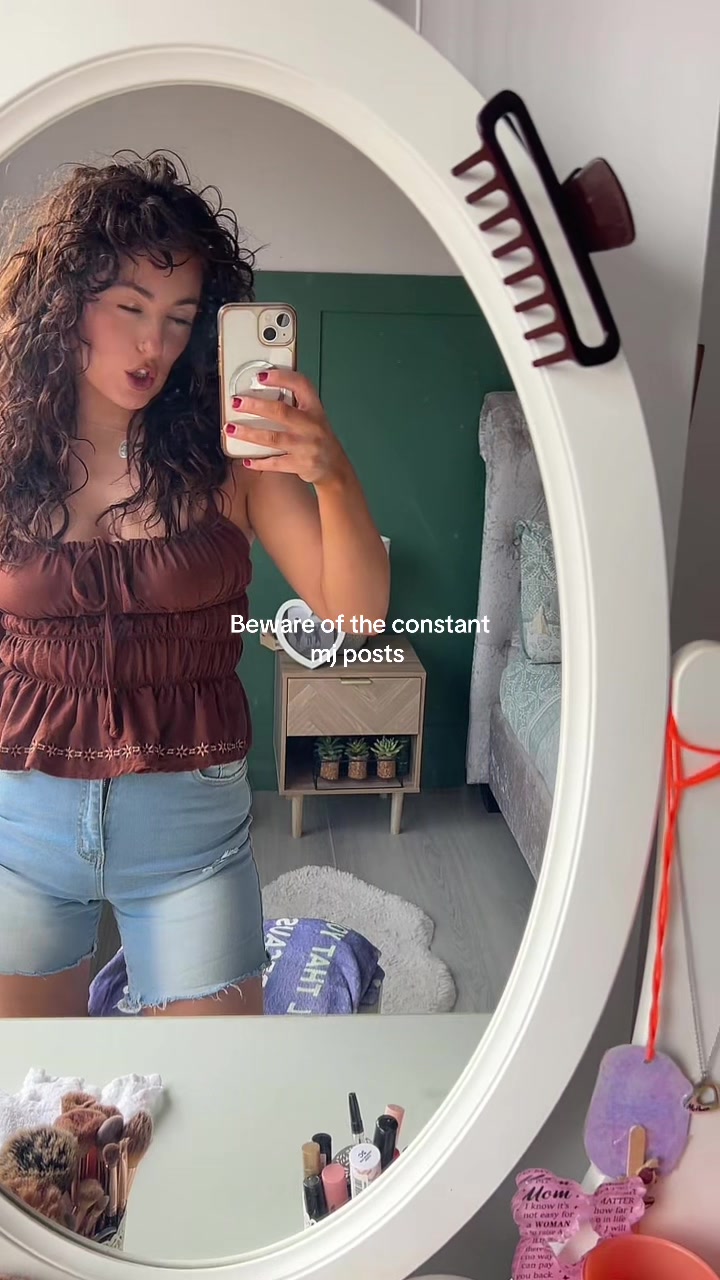 @Danielle🦋