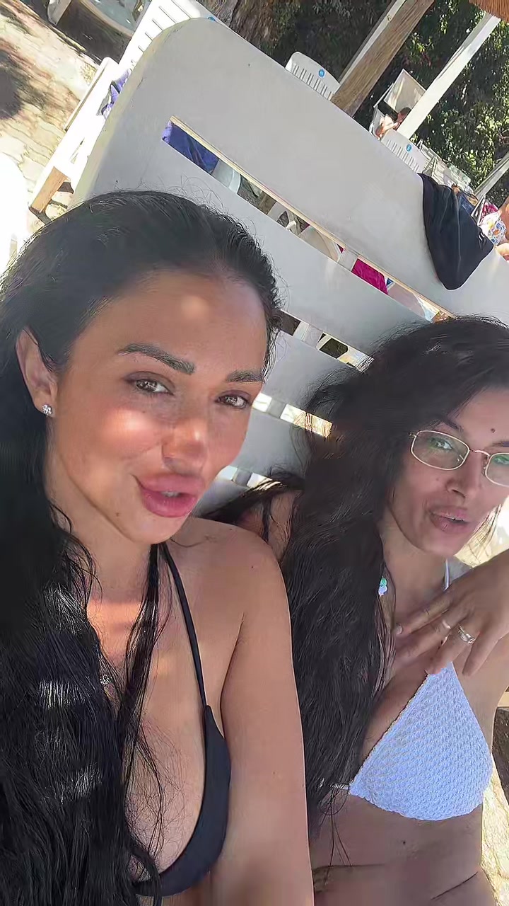 @desyenikoo