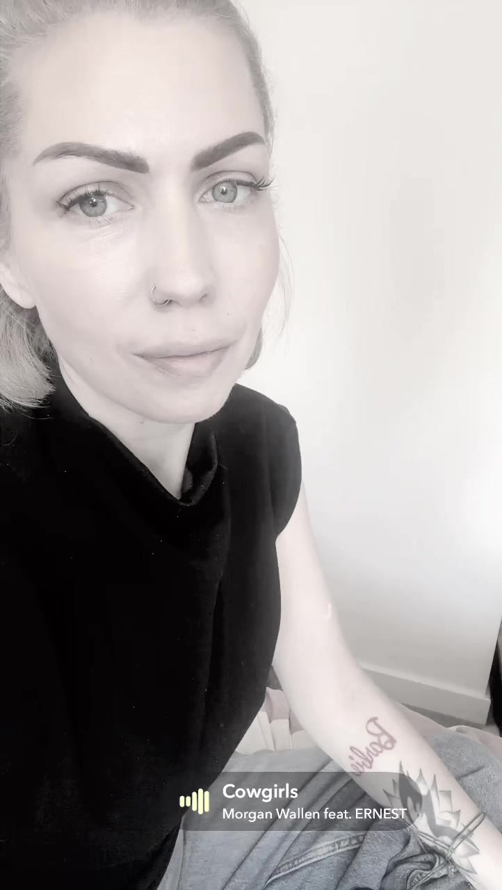 @EllenBridgerMakeupArtist