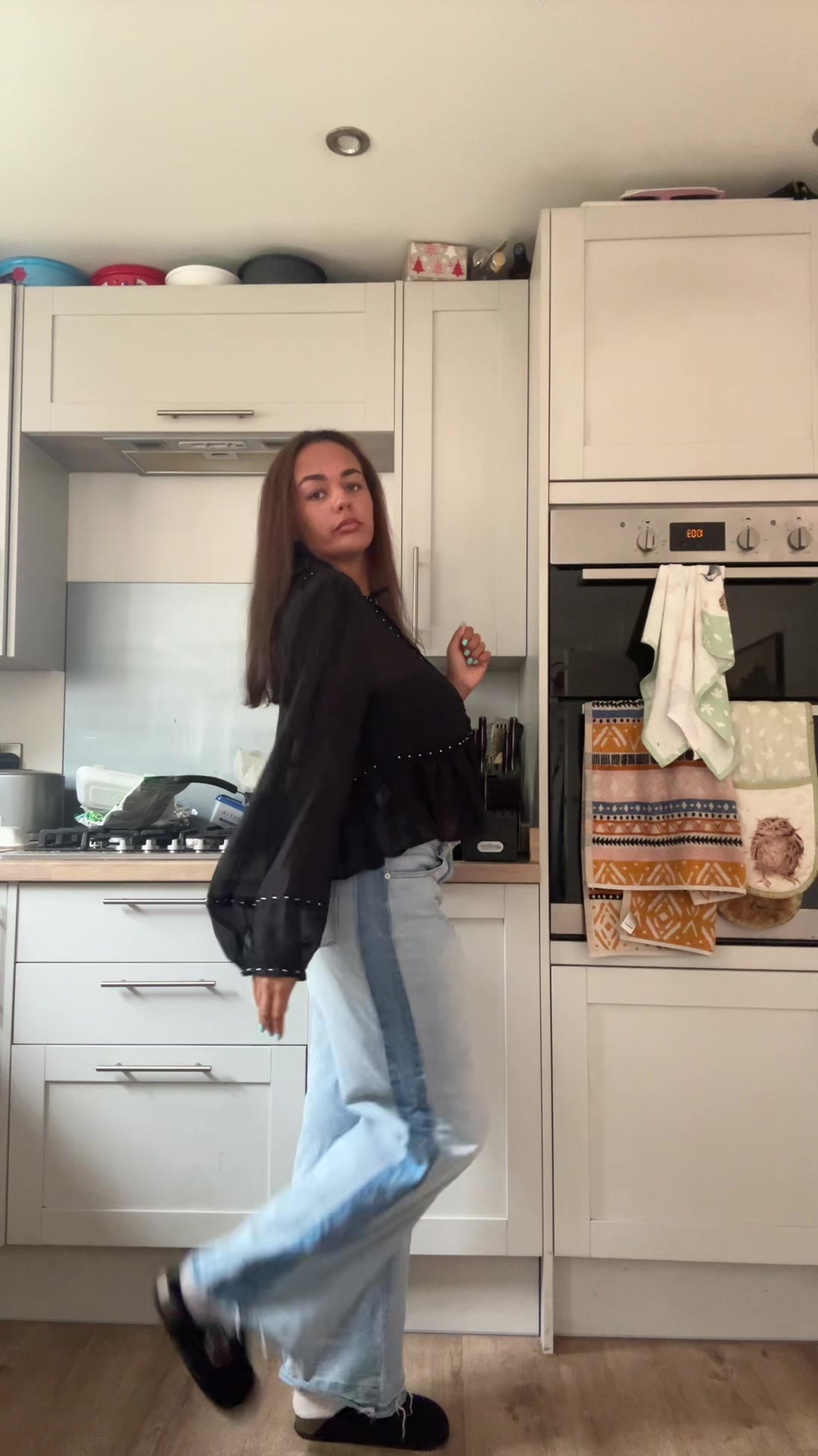 @Ava