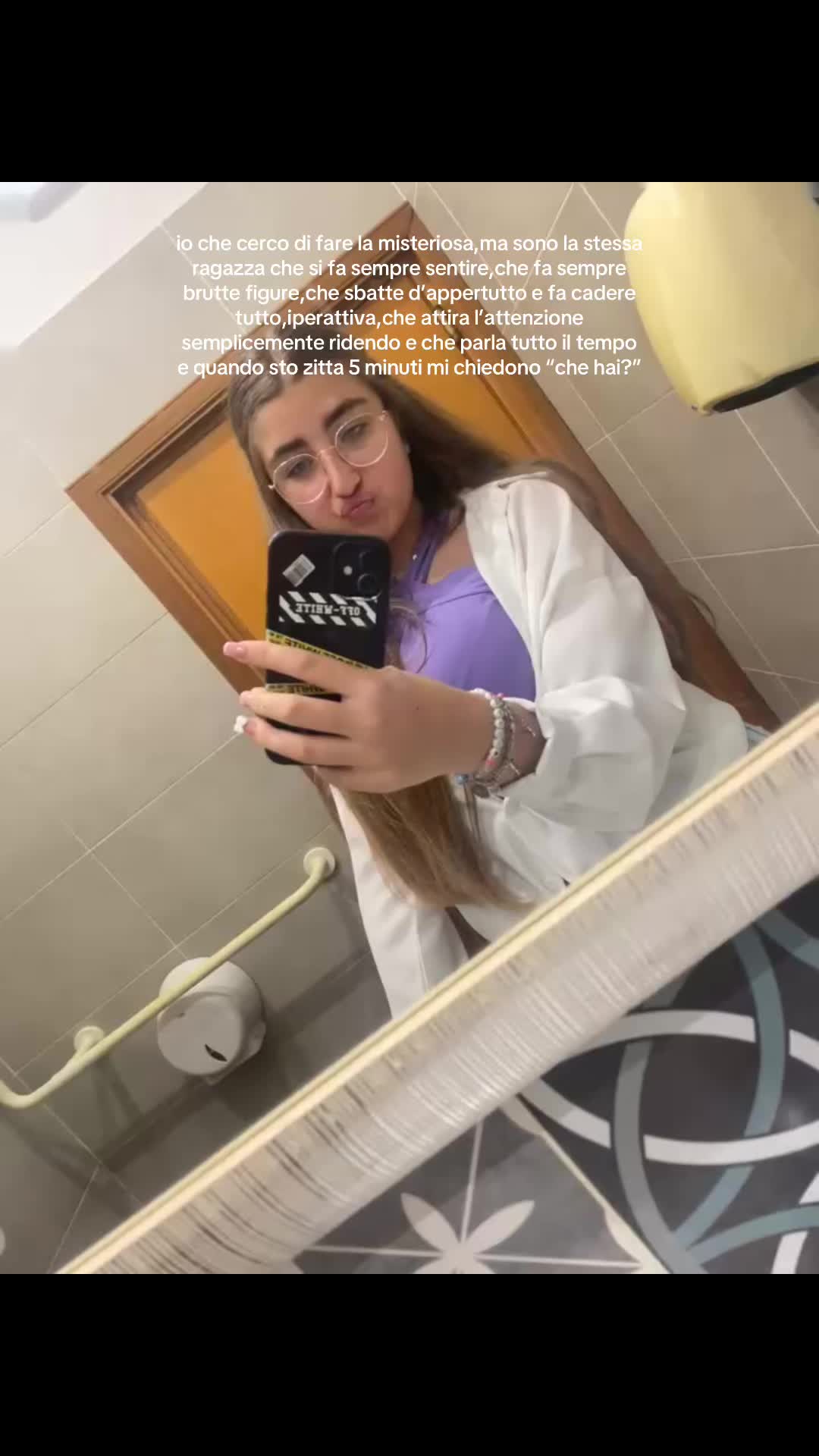 @lolaxfriends._
