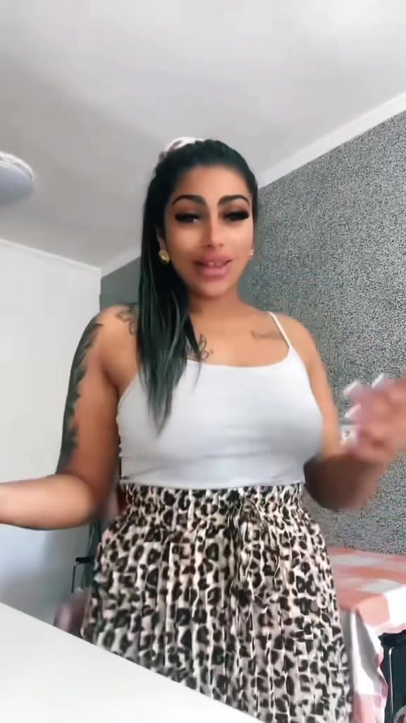 @Ana brunetica