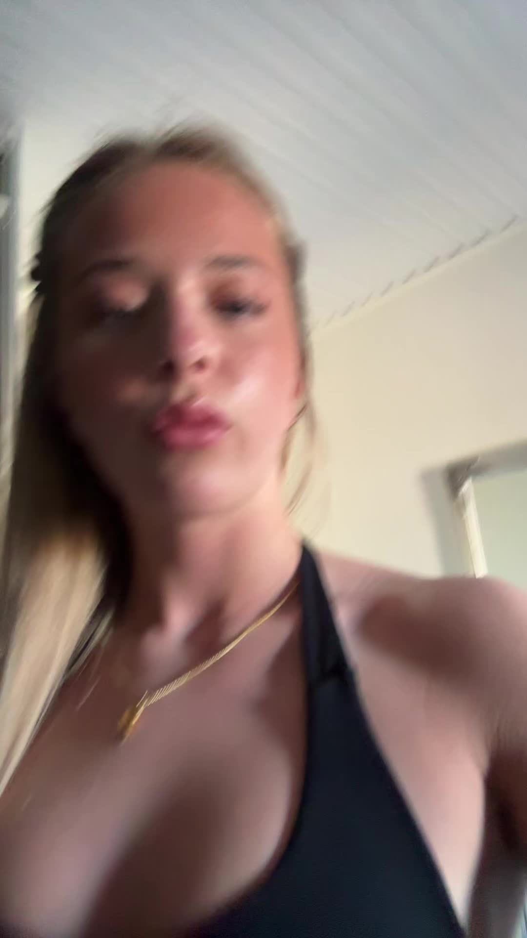 @Tindraaa