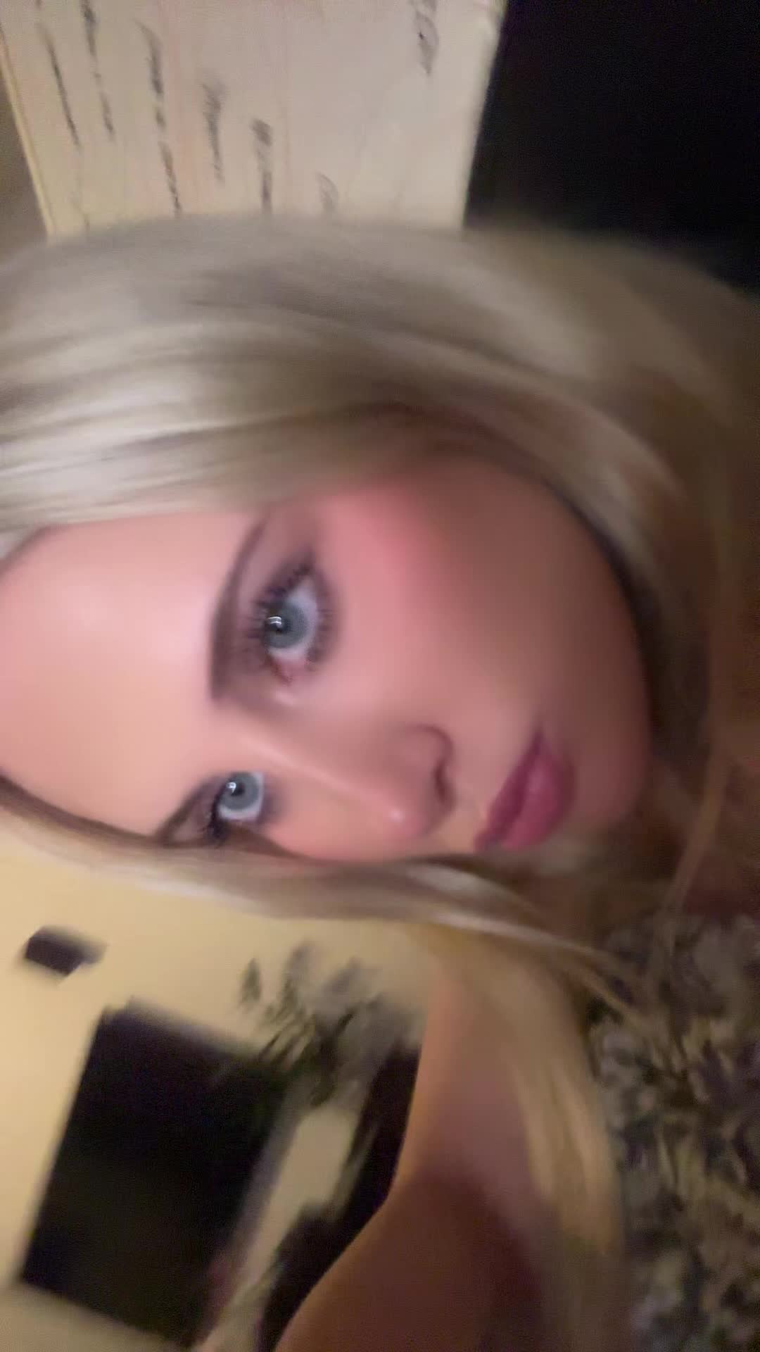 @miahollis1
