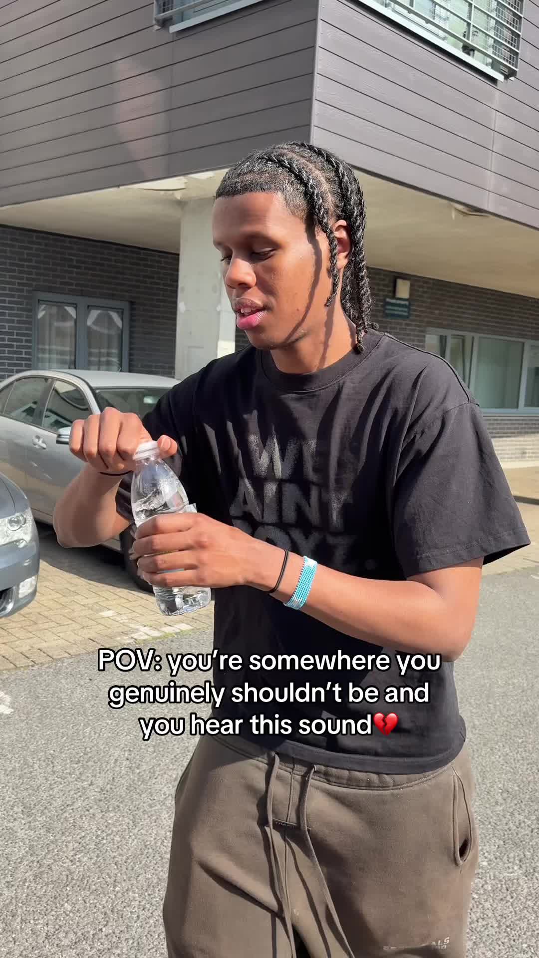 @Embee🐝