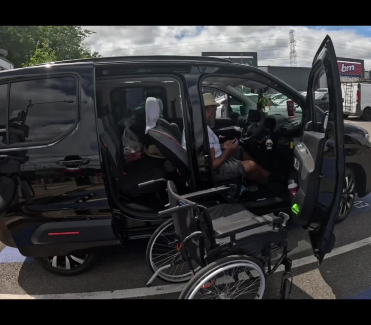 @T-and-M-wheelchairlife