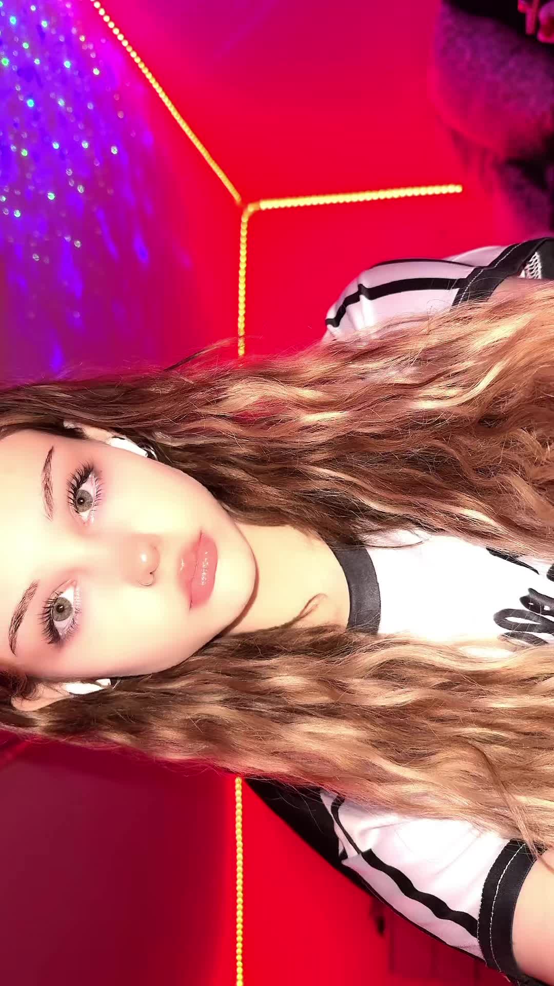 @sophia 🦇