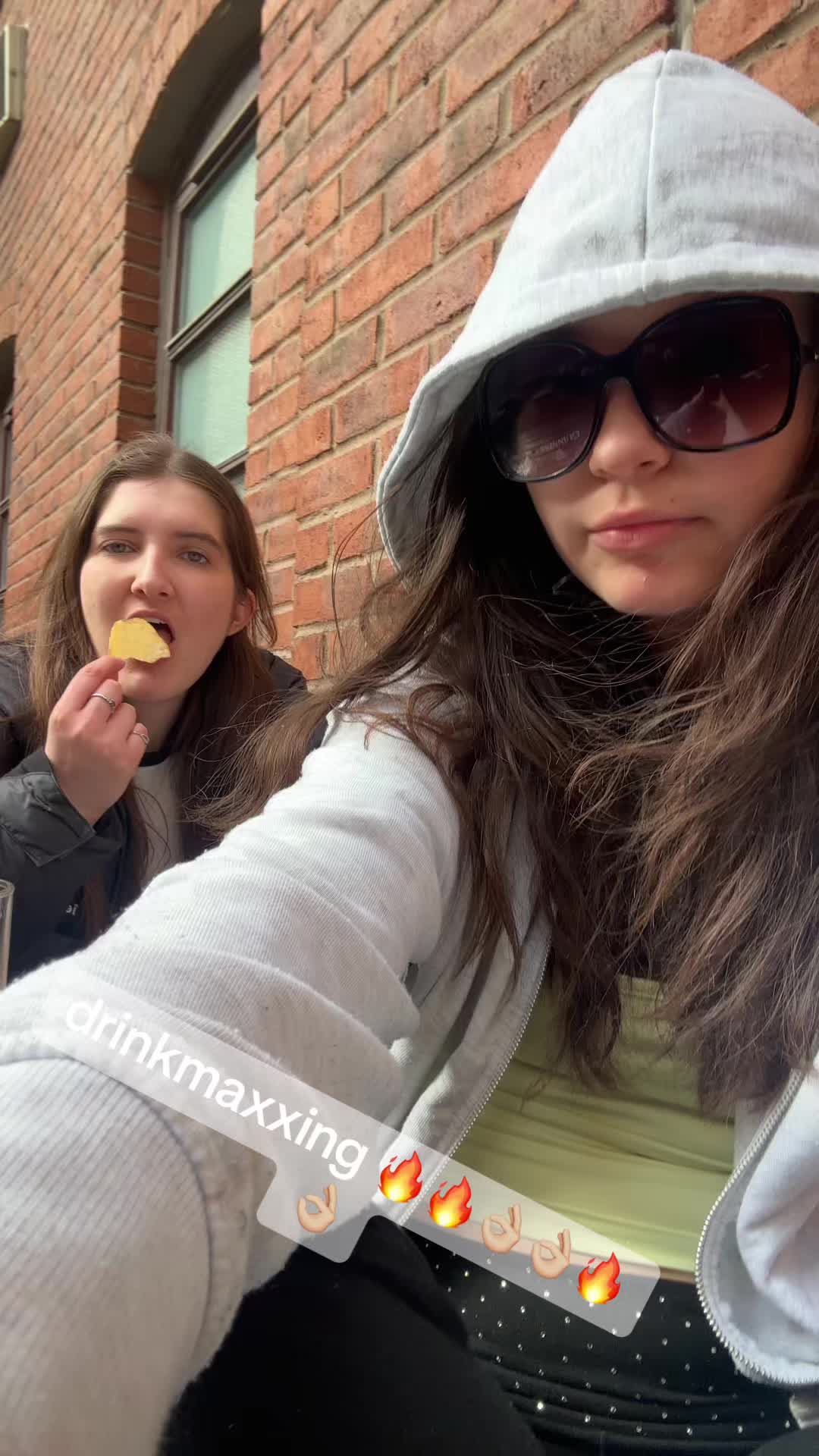 @Julia 🪩💋🍸🌟🖤
