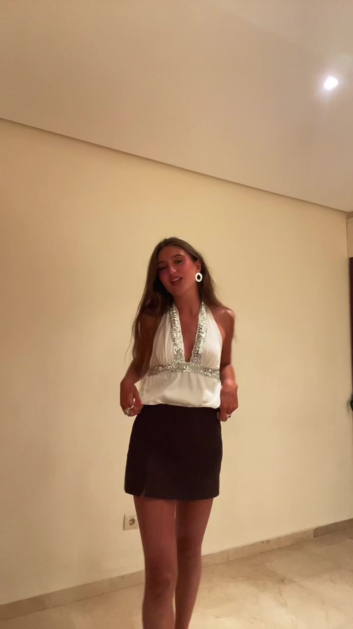 @Ana Vallarino