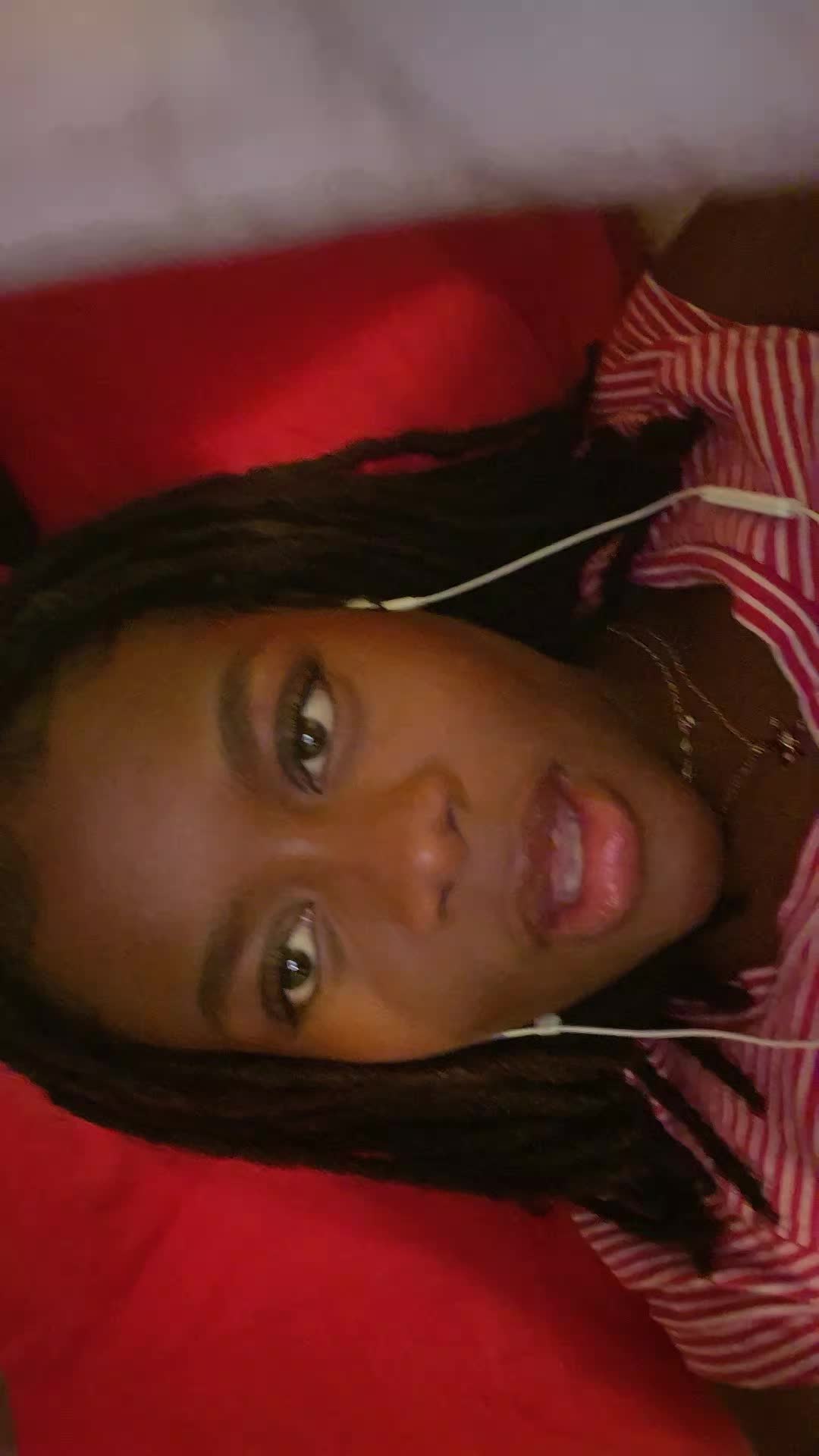 @😋🫰🏾