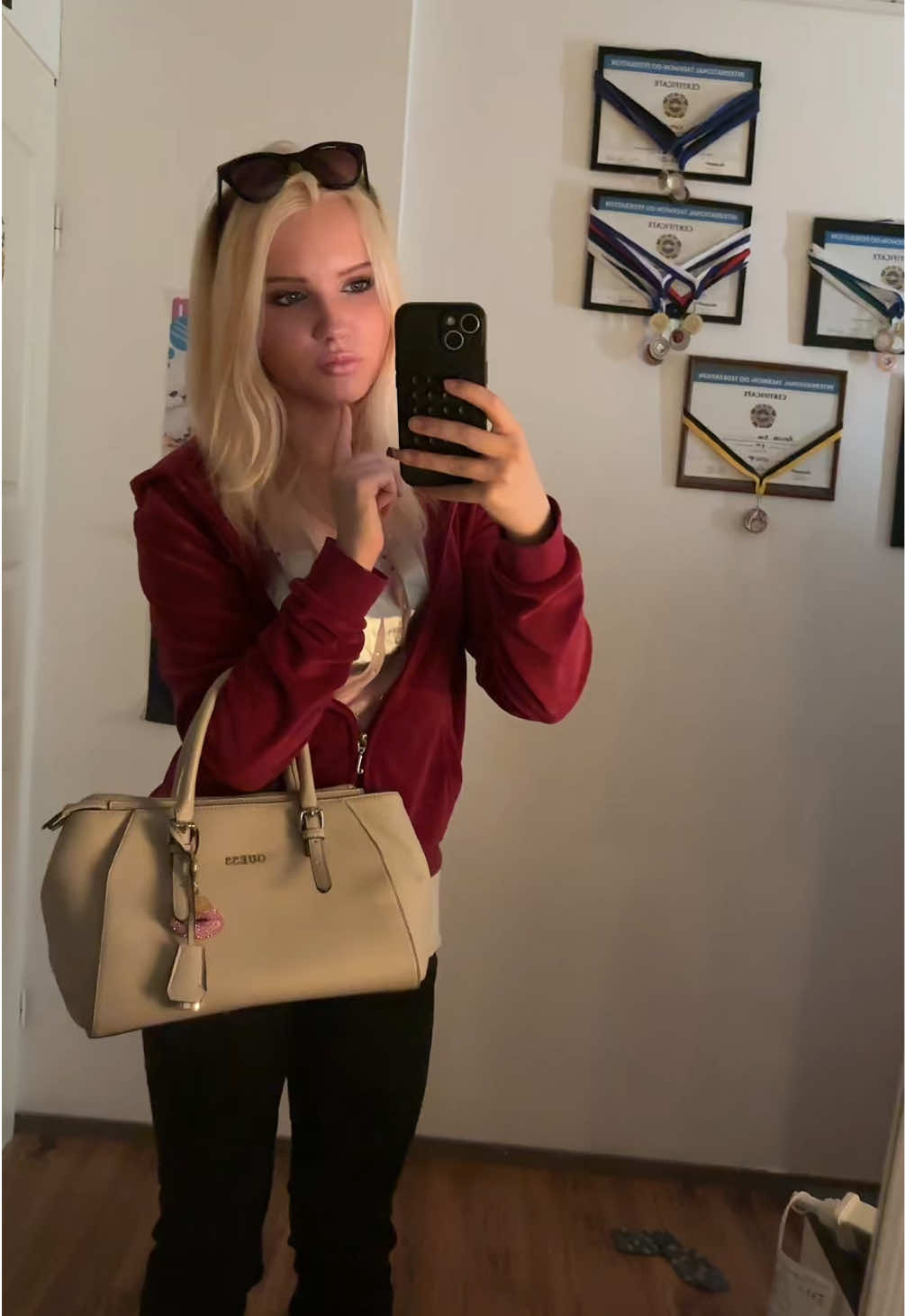 @꧁♕🪽𝒷𝓁ℴ𝓃𝒹 𝒶𝓃𝑔ℯ𝓁🪽♕꧂