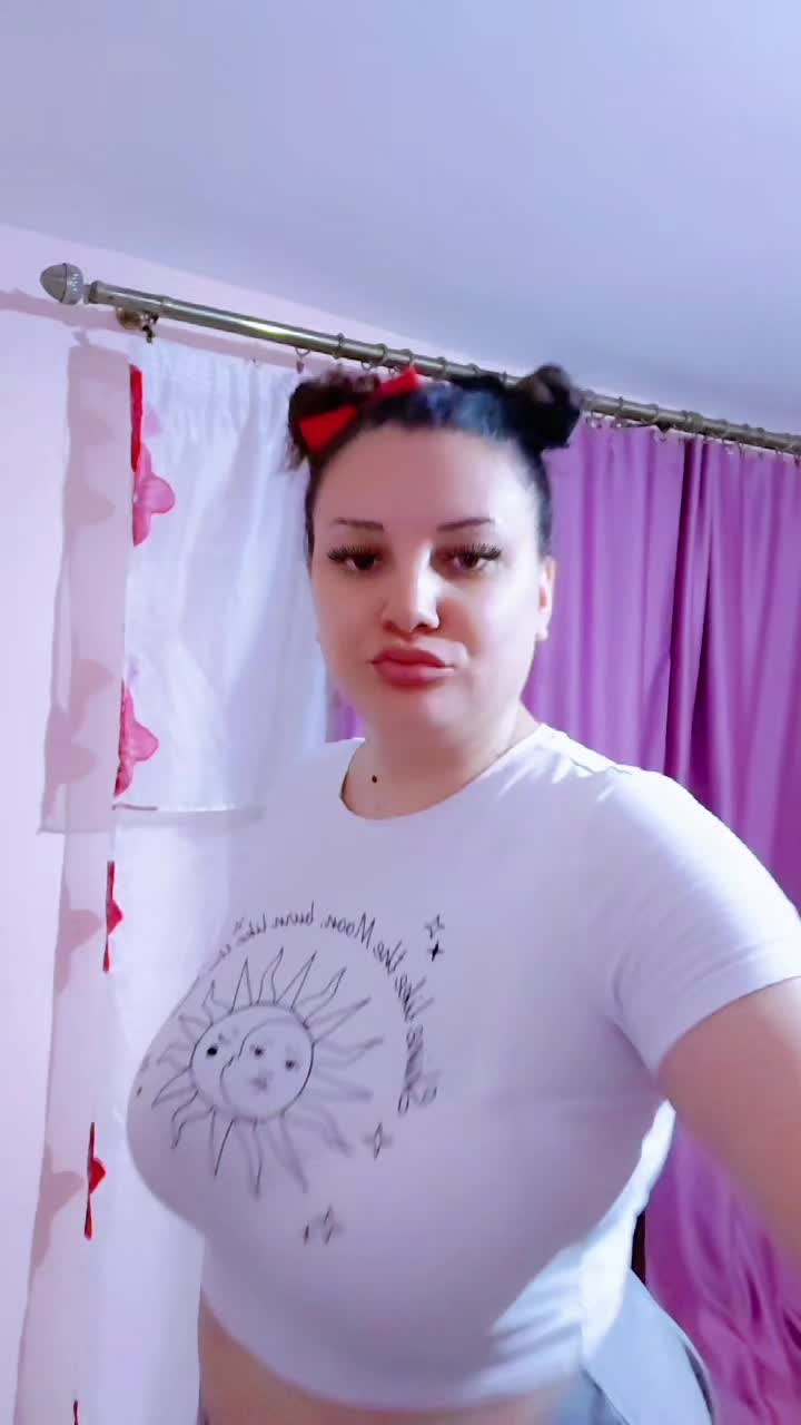 @Criii🤭😊