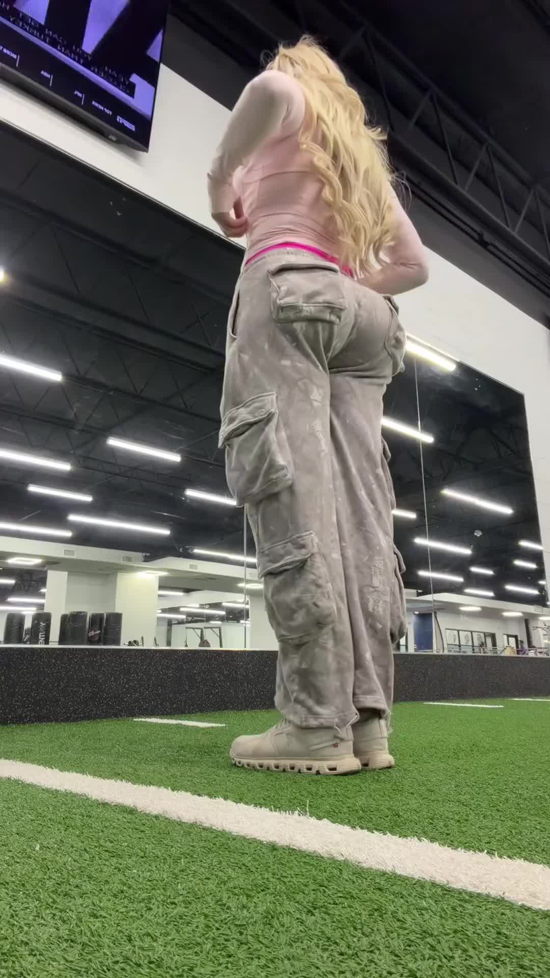 @angelahall1280