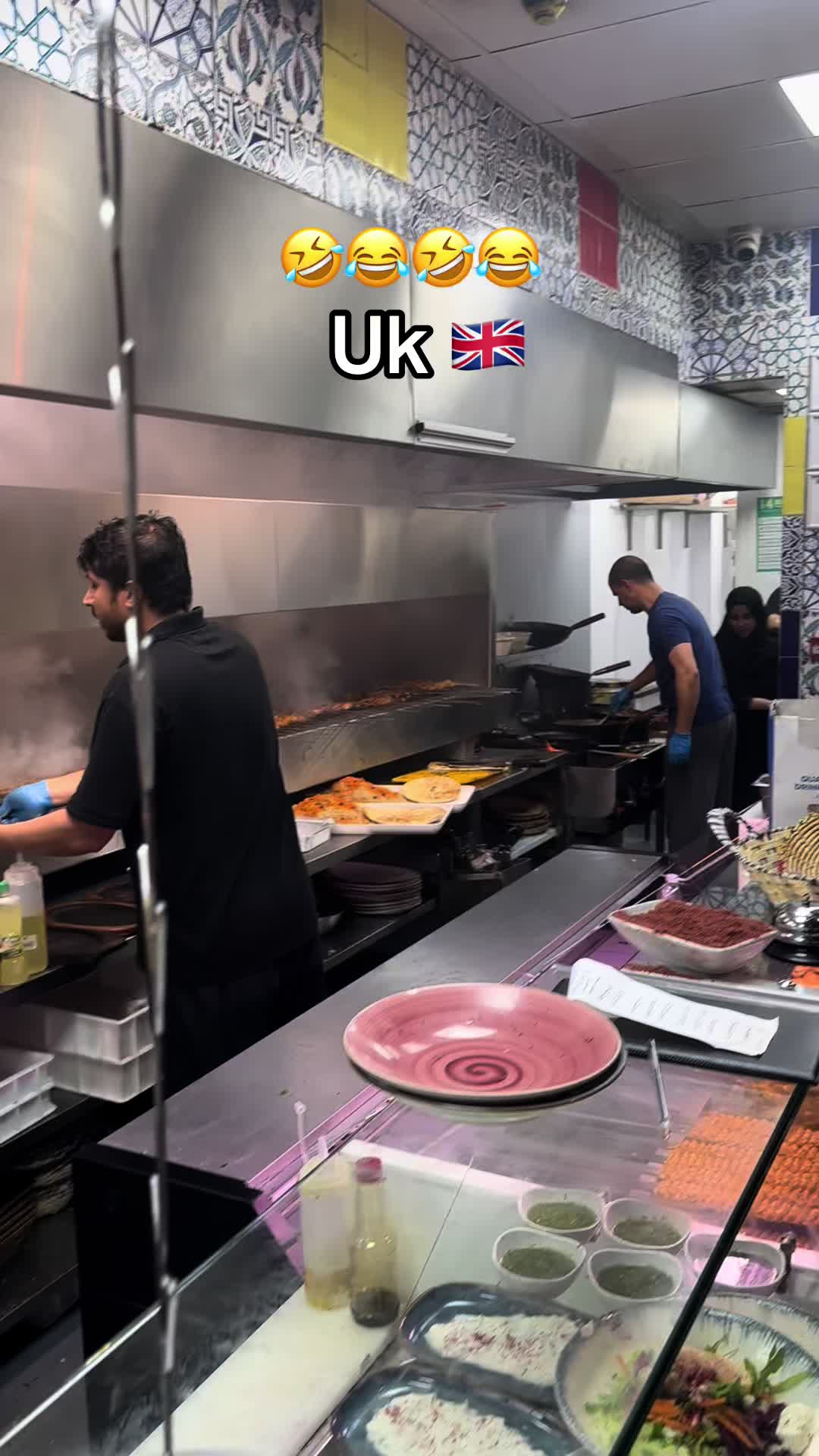 @meshi london queen🇬🇧
