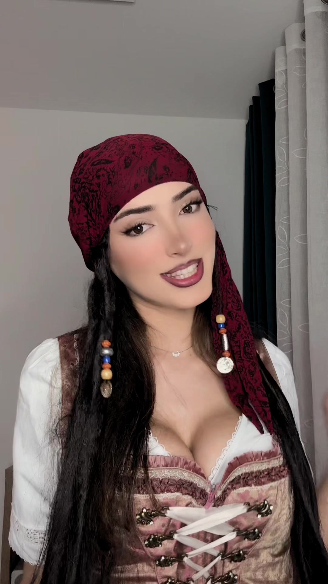 @Faviola🌙