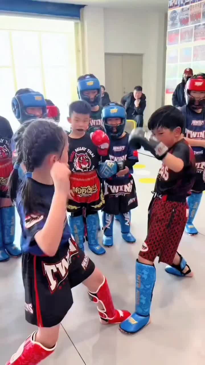 @🥊