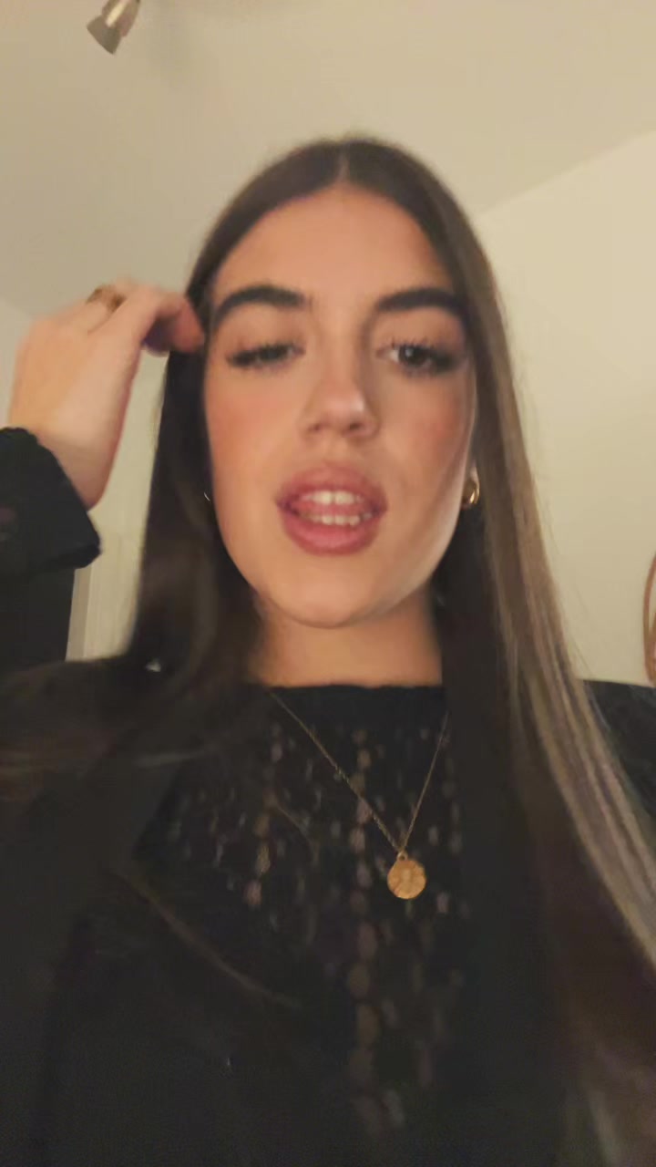 @🦦