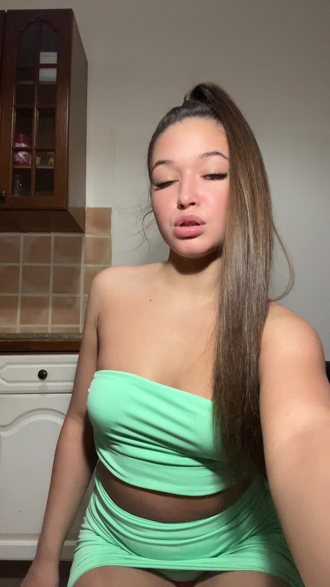 @Ayuraglam_vip