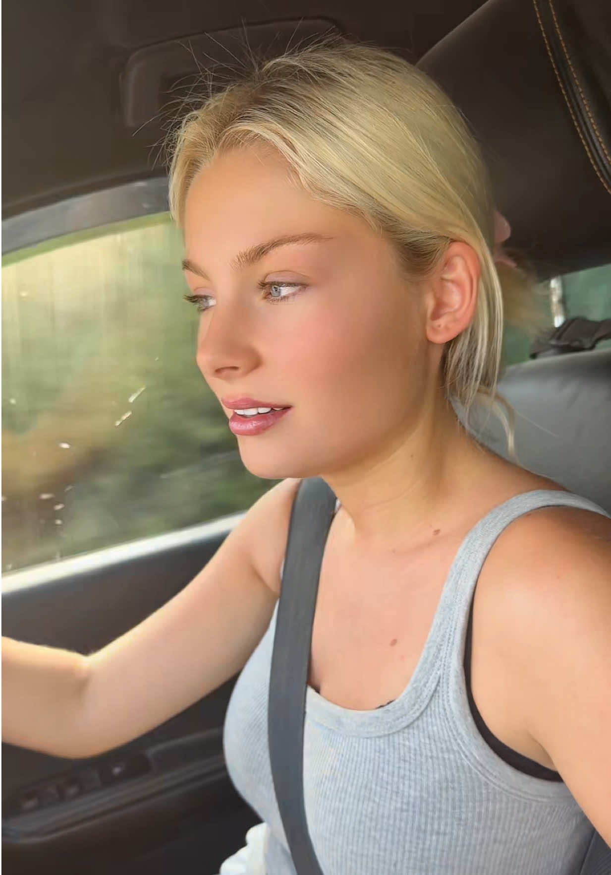 @thatyoungblonde
