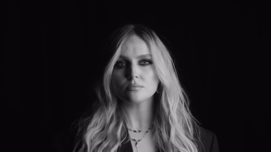 @Daily Perrie. (fan account)
