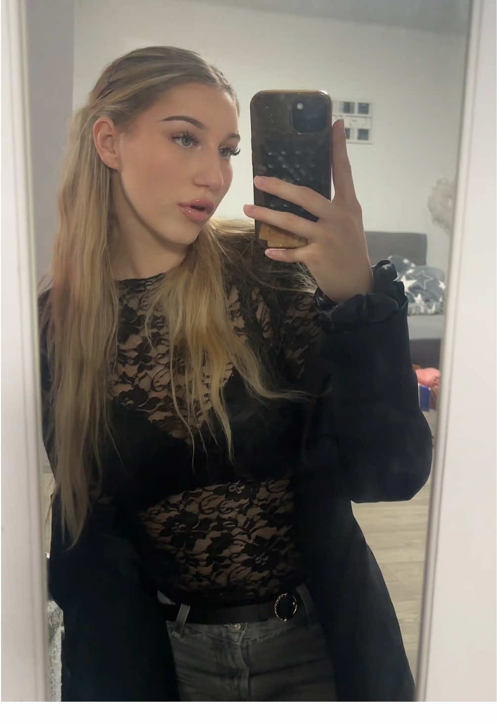@Nika🖤