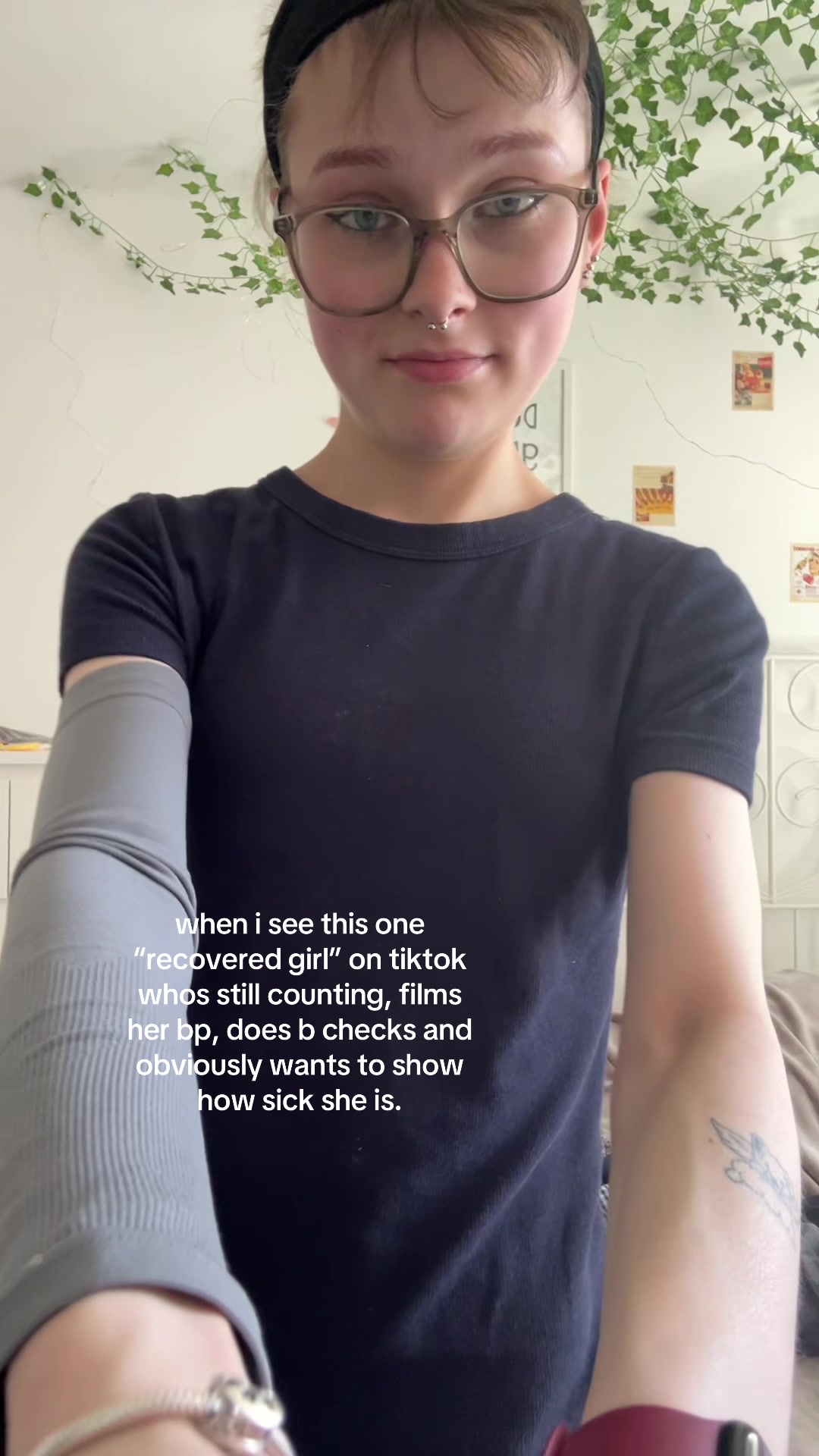@￴