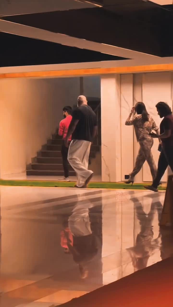 @Urvashi Rautela