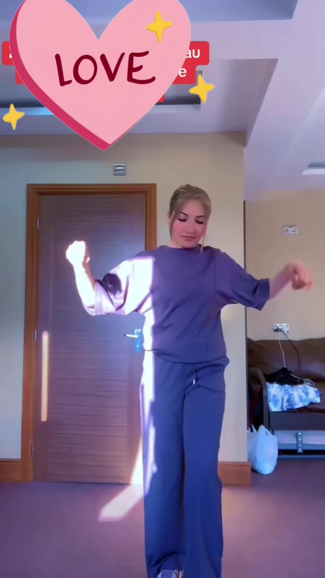 @Alexandra Nikolas Ianis