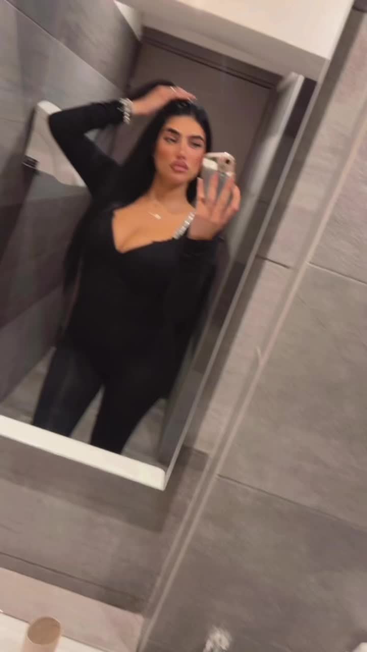 @𝓬𝓮𝓬𝓲𝓵𝓲𝓪 𝓬𝓪𝓹𝓸𝓷𝓮