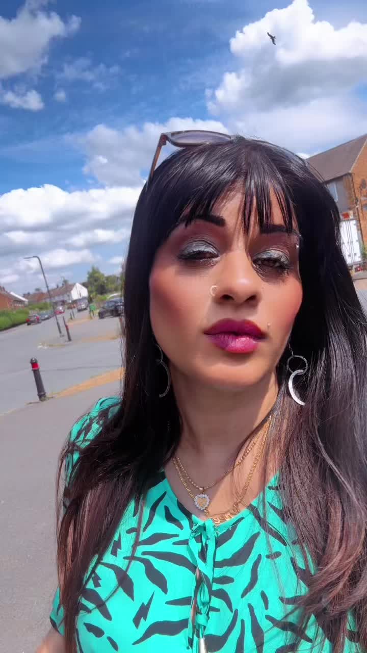 @ⁱᵐ͟͟͞͞☞🇬🇧𝕌𝕂 𝕊𝕙𝕖𝕣𝕟𝕚🐅