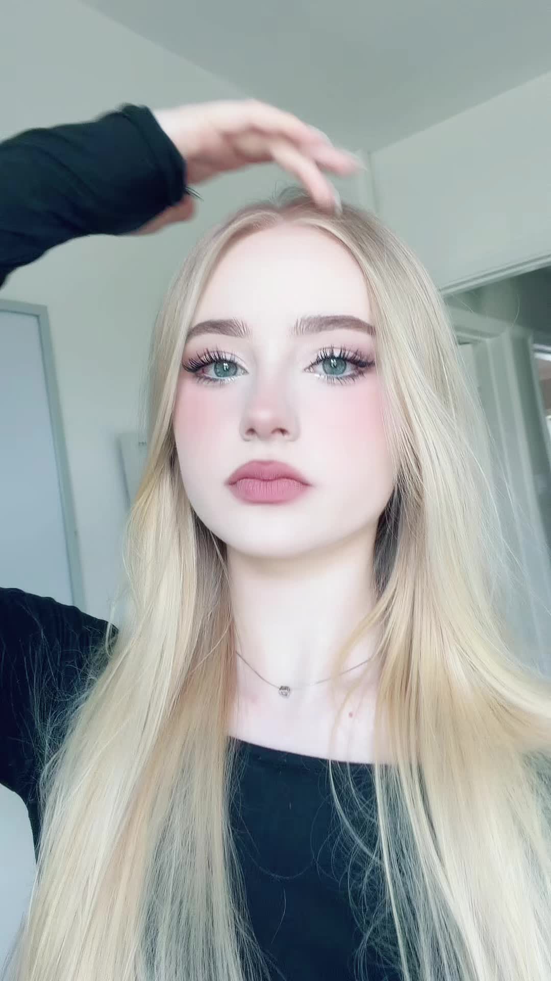 @Annabel Hughes 🦢🤍(mgmtbex)
