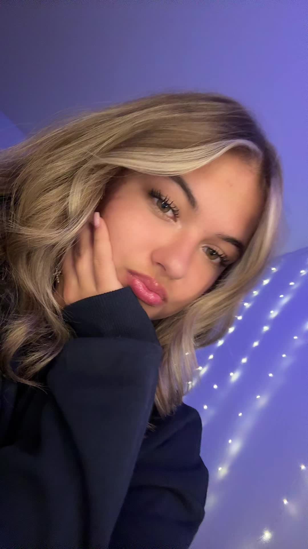 @𝐶𝑎𝑡ℎ𝑙𝑦𝑛