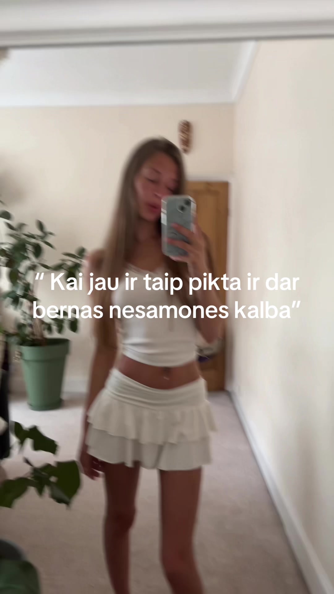 @🦢Adrija🦢